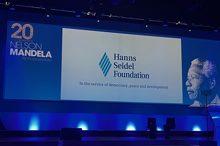 HSF Logo on stage: We have been working closely with the Nelson Mandela Foundation for many years, supporting the Nelson Mandela Annual Lectures as well. Previous speakers included former US President Barack Obama, UN General Secretary António Guterres and Bill Gates.