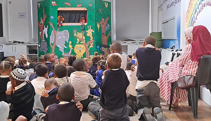 Children from Manenberg Primary School enjoying the Puppet Show