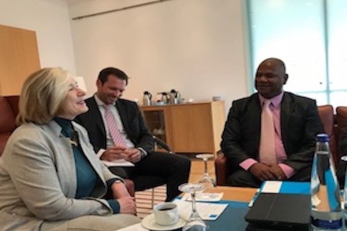 Prof. Ursula Männle, chairperson of the HSF, discussing the partnership of Bavaria and the Western Cape with MEC Dan Plato
